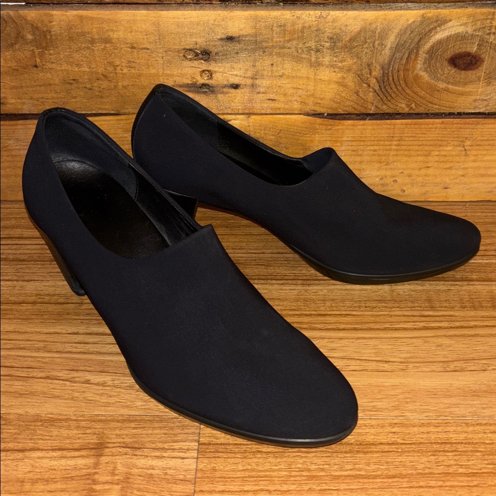 Ecco Women's Black Slip-On Heels - Picture 2 of 10